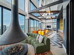 Building Photo - 1119 7th Ave