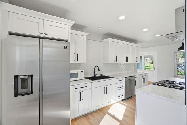 Building Photo - 12707 E Main Ave