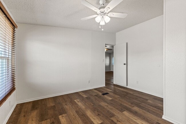 Building Photo - 4120 E Marigold St