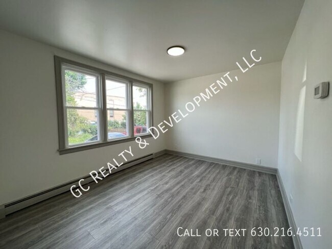 Building Photo - 123 N West St