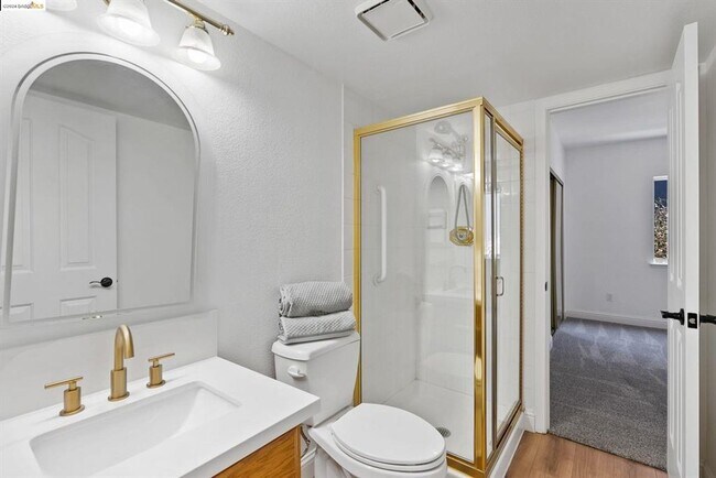 Building Photo - 5 BED 3 BATH HOME ON THE DISCOVERY BAY GOLF COURSE, ALL UPDATED THROUGH OUT. COME MAKE THIS YOUR ...