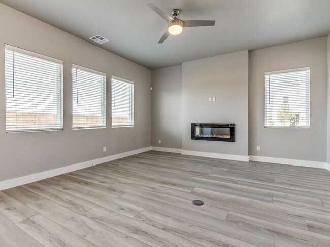 Building Photo - Beautiful New Construction Home in Edmond/...