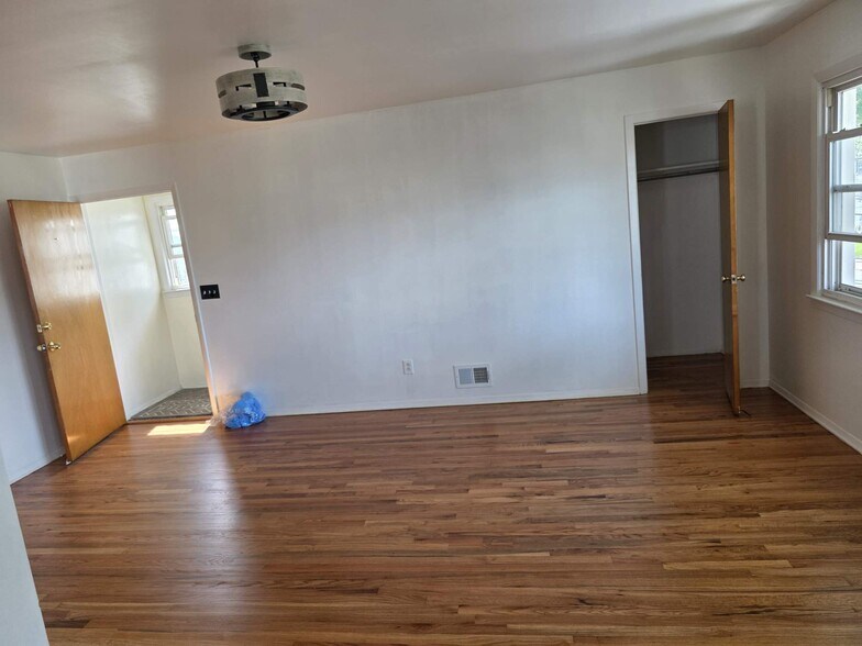 Building Photo - 1209 Commerce Ave