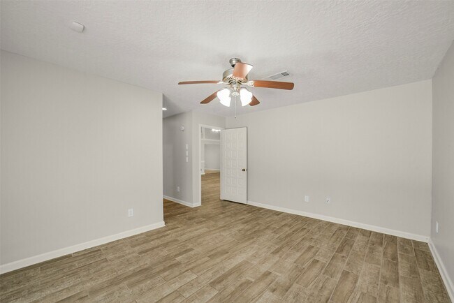 Building Photo - 5147 Beechnut St