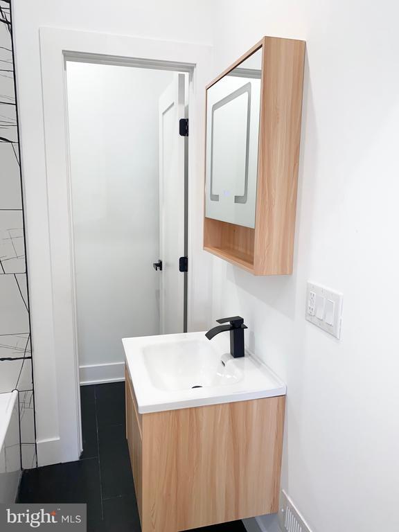 Building Photo - 1234 W Tucker St