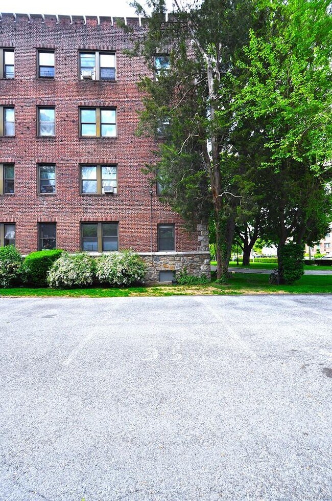 Building Photo - 120 Stonelea Pl