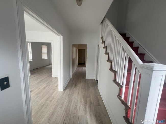 Building Photo - 270 East Ave