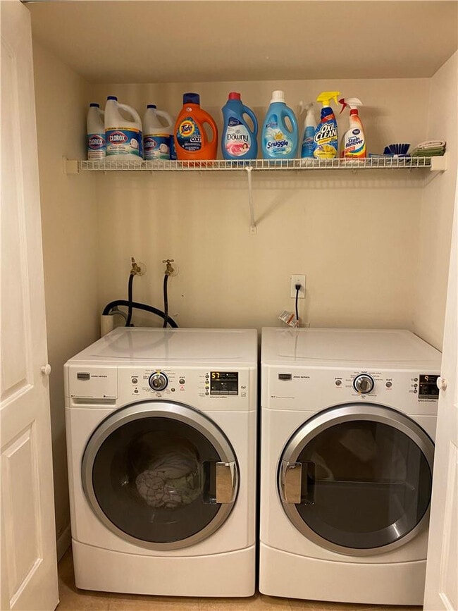 Building Photo - 3500 Mystic Pointe Dr