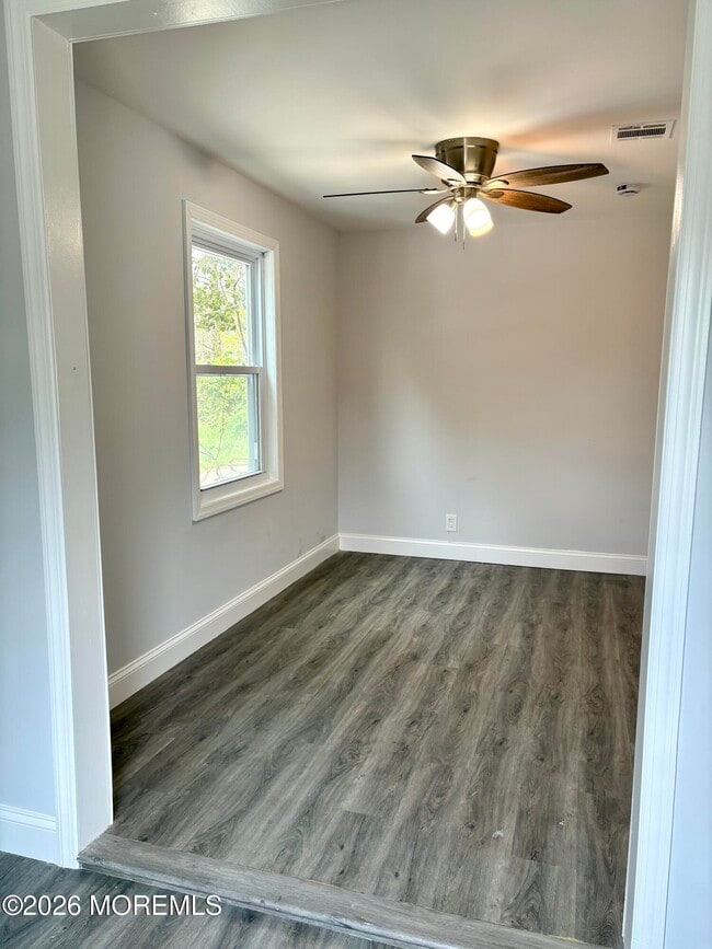 Building Photo - 711 McKinley Ave