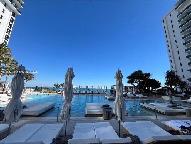 Building Photo - 2301 Collins Ave
