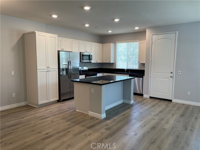 Building Photo - 2142 Lavender Ln