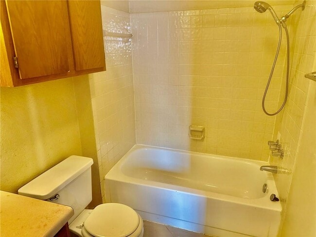 Building Photo - 1909 Cypress Pl