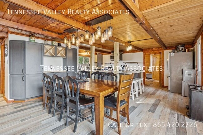 Building Photo - 2050 Chapel Rd