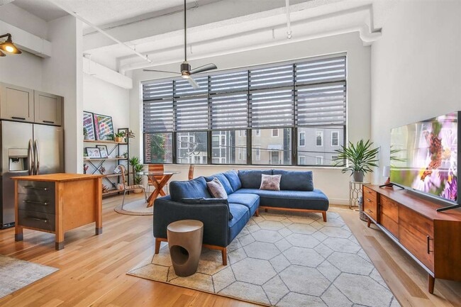 Primary Photo - 300 Communipaw Ave
