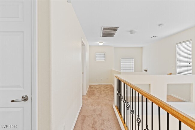 Building Photo - 7268 Vinca Rd