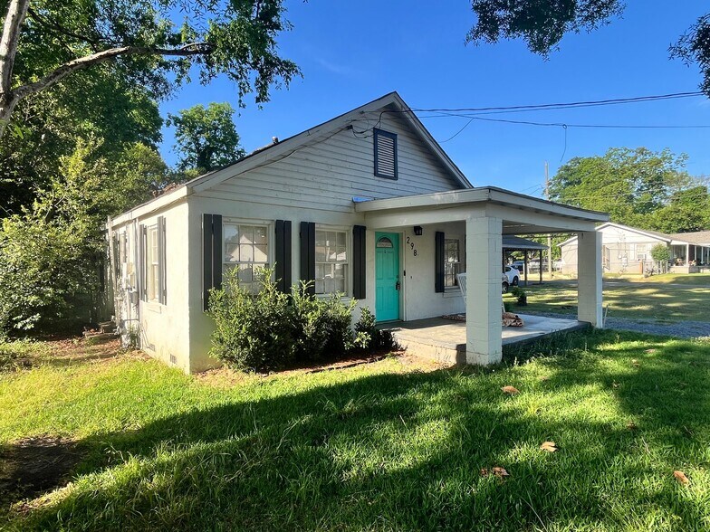 Building Photo - 298 Broadway St