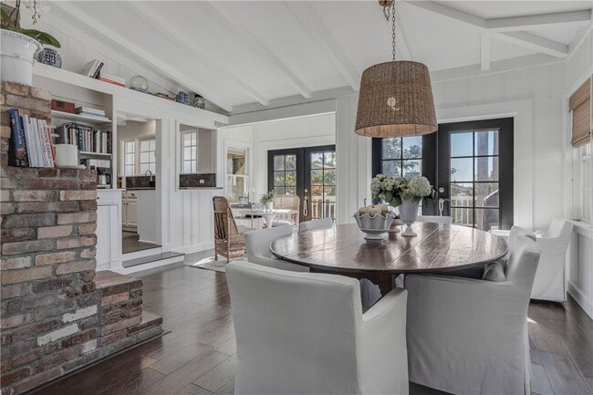 Building Photo - 38 S Portola