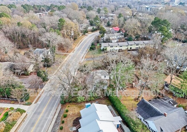 Building Photo - 607 N Greensboro St