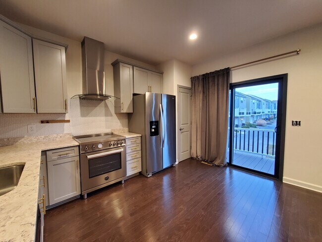 Building Photo - 160 Hamilton Ave NW