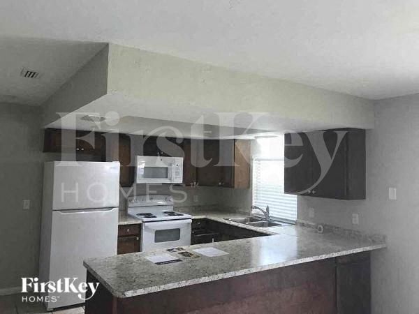 Building Photo - 2698 44th Terrace SW