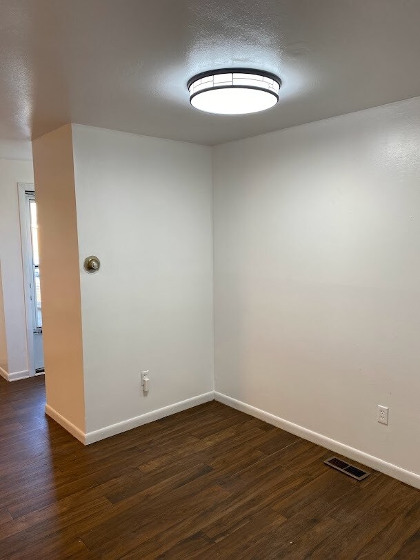Building Photo - 5460-5462 Bromwick Dr