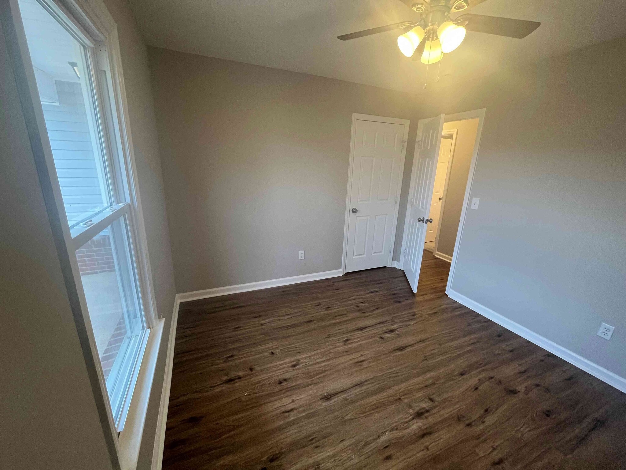 Building Photo - 326 Willow Oak Dr