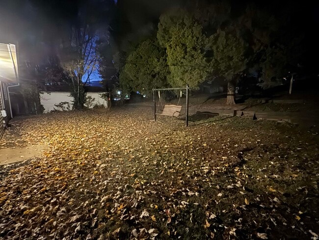 Building Photo - 709 Thornberry Dr