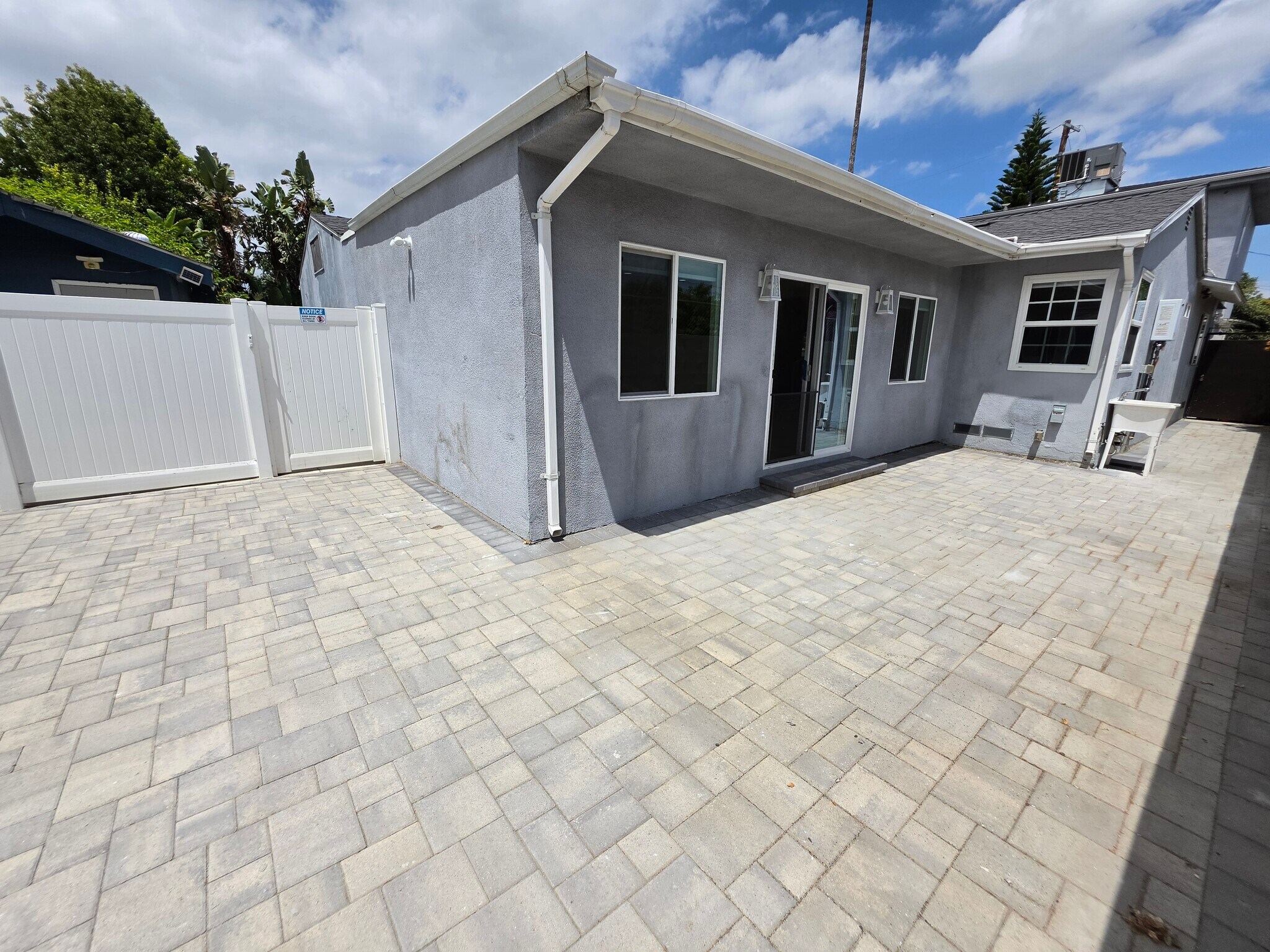 Building Photo - 6829 Murietta Ave