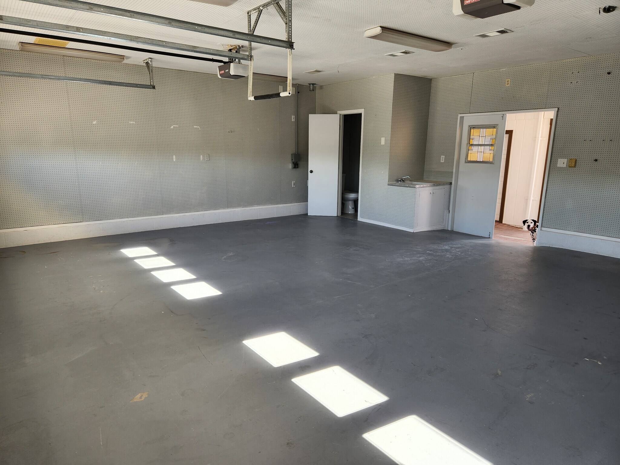 Building Photo - 8195 S Vandemoer Ln