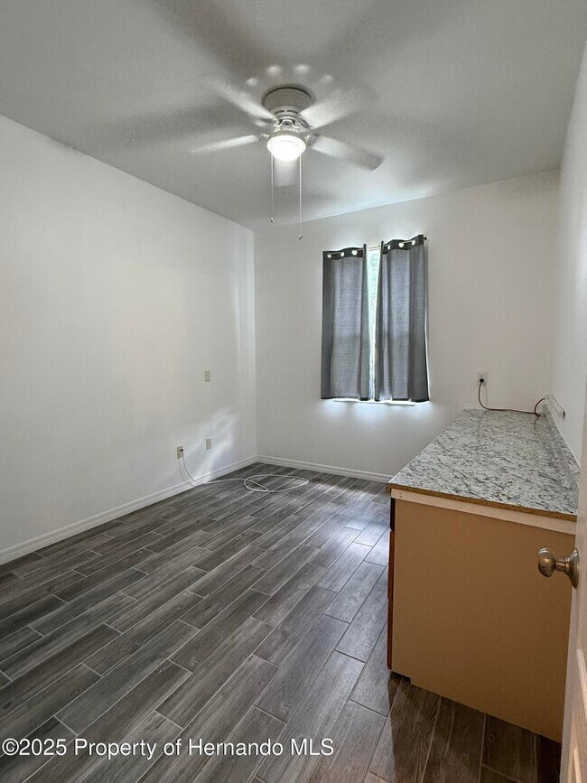 Building Photo - 184 Fairmont Dr