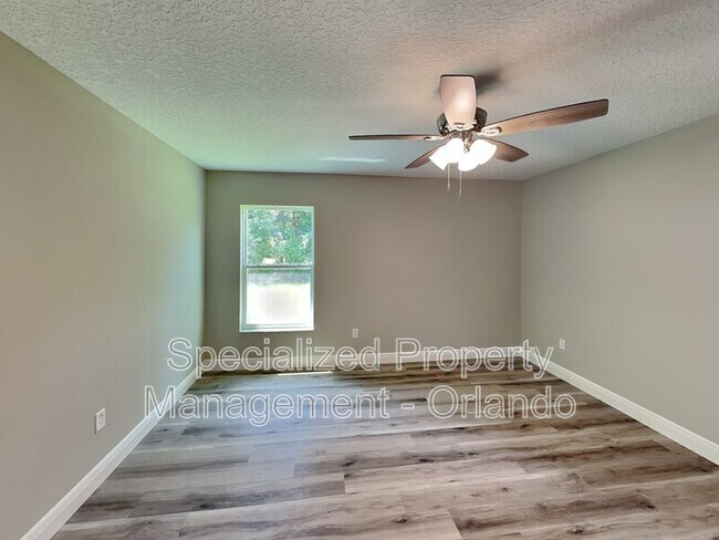 Building Photo - 9399 N Del Rio Way