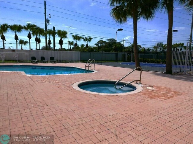 Building Photo - 7614 Colony Lake Dr
