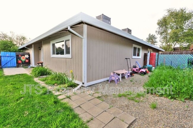 Building Photo - 8856 N Winding Way