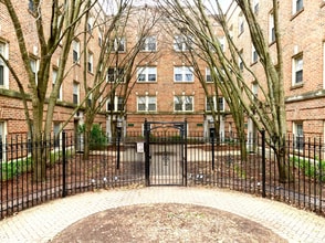 Building Photo - 839 E 52nd St