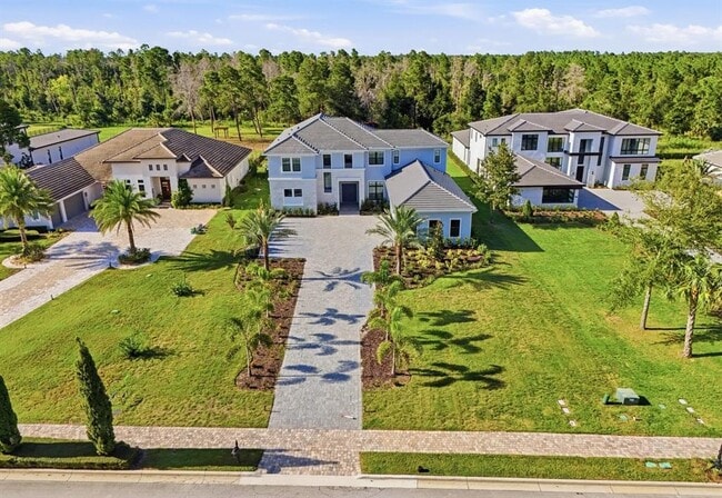 Building Photo - 16004 Pendio Dr