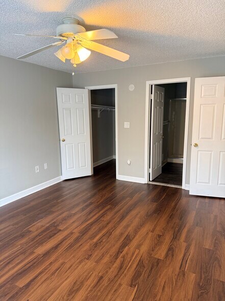 Building Photo - 32 Holly Ct