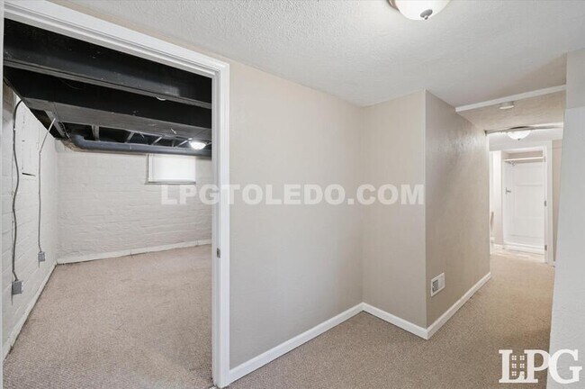 Building Photo - 1809 Pilgrim Rd