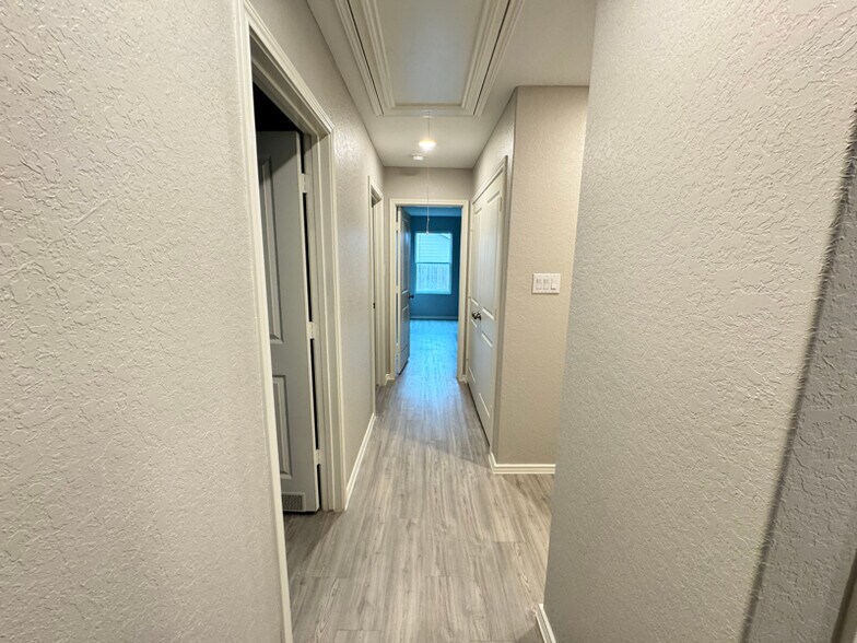 Building Photo - 13838 Ostrich Run