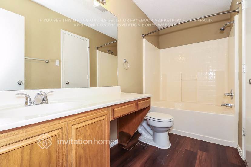 Building Photo - 5813 Northfield Dr