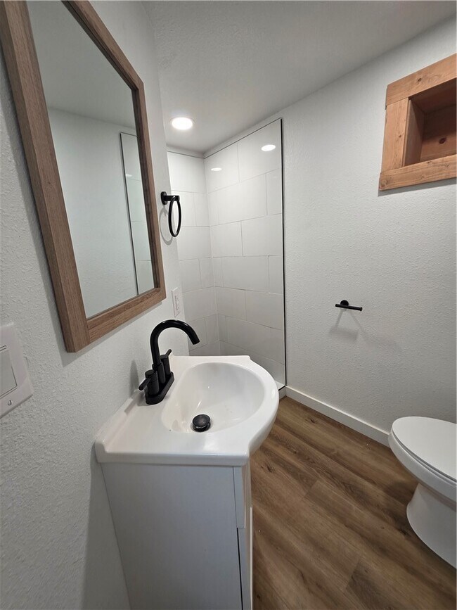 Building Photo - 2302 SE Jayel Terrace