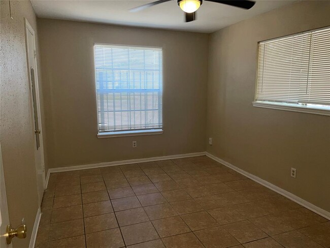 Building Photo - 4711 Palisade Dr