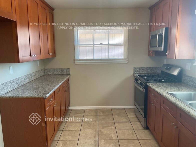 Building Photo - 11240 Gaviota Ave