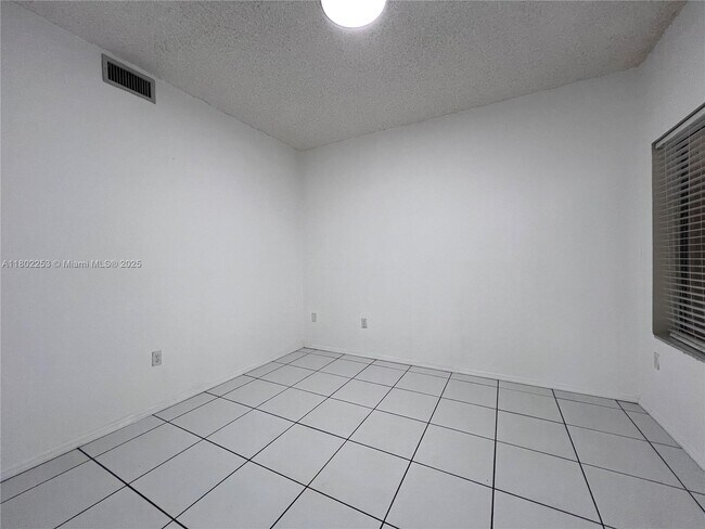 Building Photo - 16322 Malibu Dr
