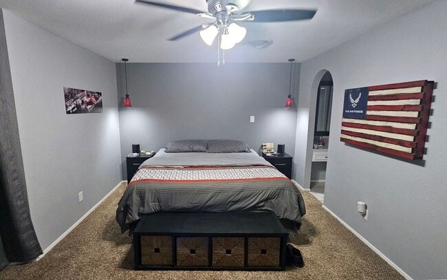 Building Photo - Fully furnished 4-bed, 2.5-bath