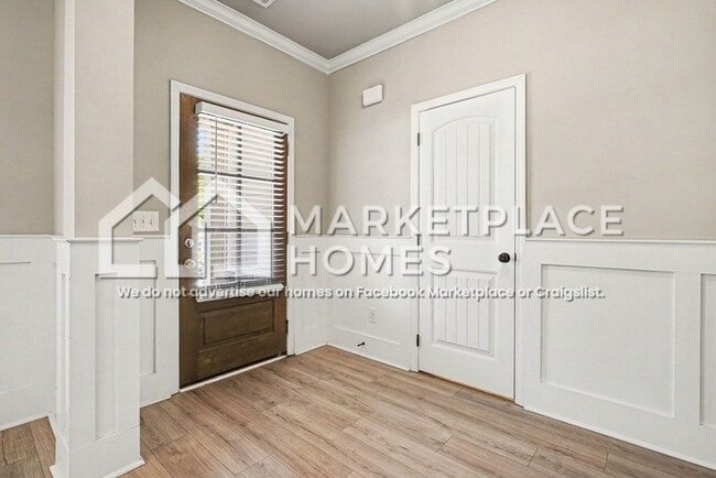 Building Photo - 110 Hawthorn Ln