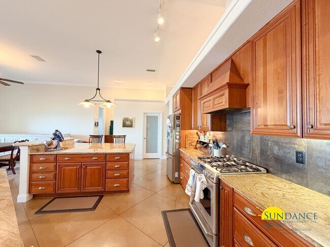 Building Photo - Beautiful Waterfront Property Near The Pallet Bar, Convenience Stores & Goofy Golf!