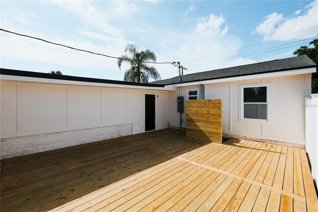 Building Photo - 908 61st St S