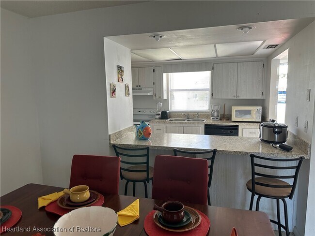 Building Photo - 4717 Leucadendra Dr