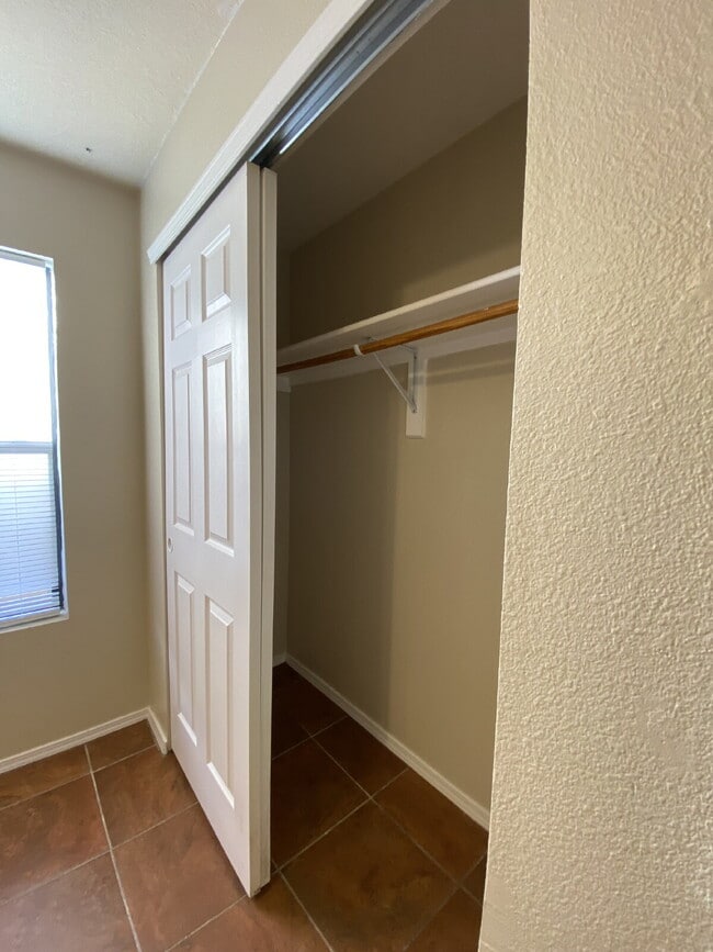 Building Photo - 2BR/1Bath - 4 Plex in Rio Rancho