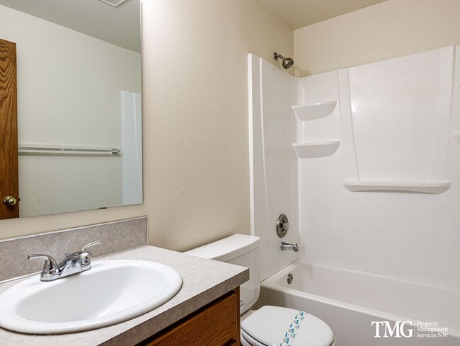 Building Photo - Don’t miss out on this spacious 2-bedroom duplex with premier outdoor space!